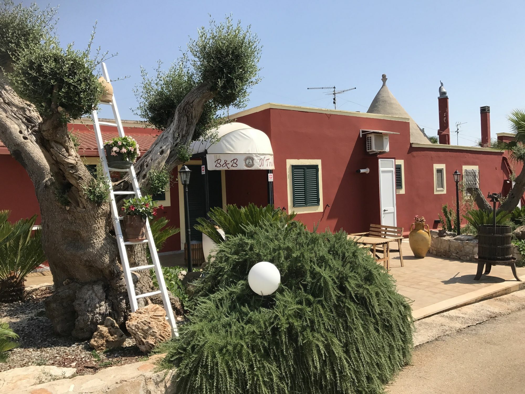 伊尔特鲁里托酒店 因帕拉 外观 照片